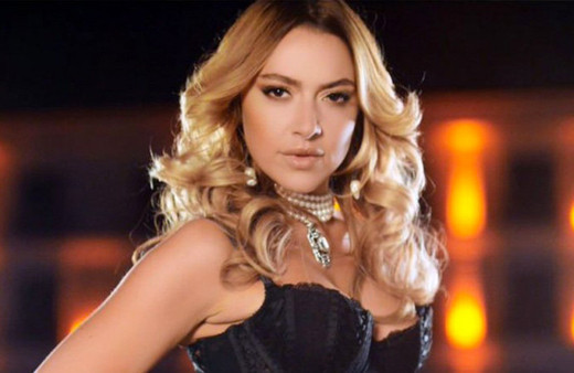 Hadise silikonlarını yeniletti!