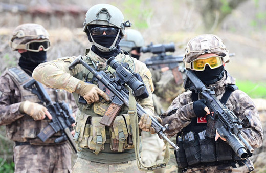 JÖH ve PÖH Afrin'de sahaya indi! İşte o anlar...