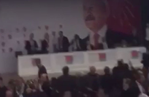 CHP Kurultayında ortalık fena karıştı! Neler oldu neler?..