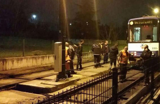 Tramvay raydan çıktı! İETT ücretsiz sefer başlattı