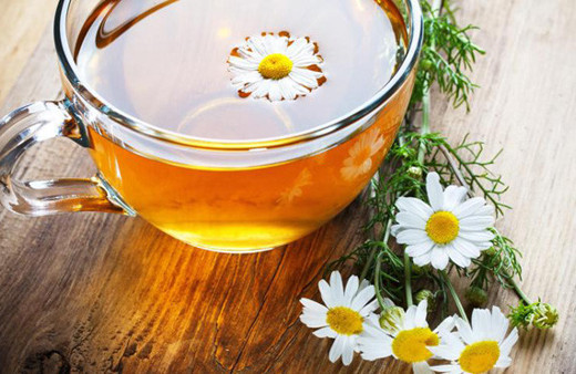 İş hayatındaki stresi azaltmanın pratik yolları papatya çayı...