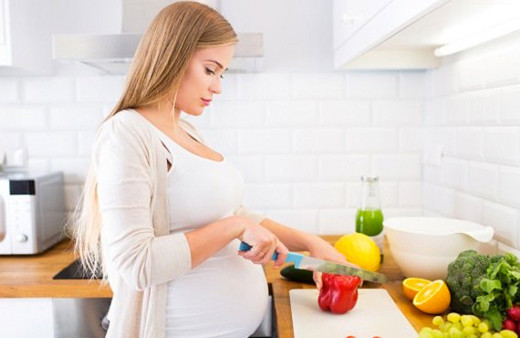 Hamileyken yanlış besin seçimi bebeğe zarar verir