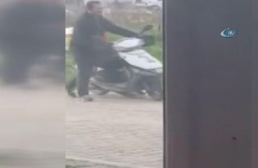 Çalınan lokanta motosikletini tanıyan müşteriler, hırsızı böyle kaydetti