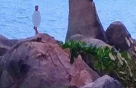 Tüm ülke kin kusuyor kadın çırılçıplak soyundu plaja doğru gitti...