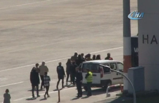  Uçak kazasında ölen Mina Başaran'ın cenazesini nişanlısı almaya böyle gitti