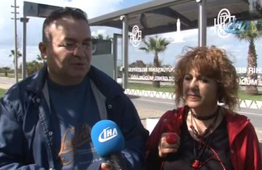 Durakta istenmeyen kedi için yazı astı paylaşım rekoru kırdı