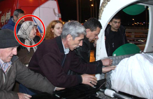 Pilot kızı jette ölmüştü! Acılı annenin bakışları yürekleri dağladı