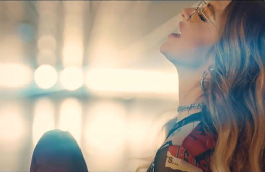 Hadise'den çok konuşulacak klip yoksa pes mi etti!