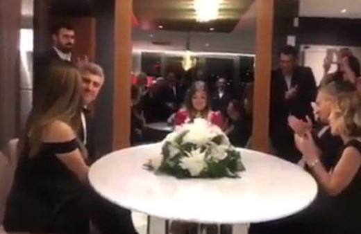  Özcan Deniz ile Feyza Aktan'ın nikahından ilk görüntü