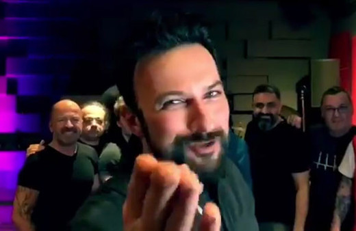 Tarkan yine rahat durmadı! Almanya turnesini böyle duyurdu