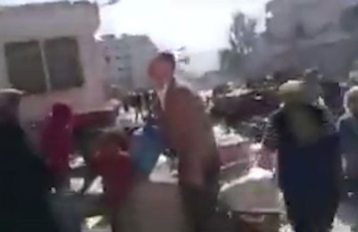 Afrin'de YPG merkez binası yağmalanıyor!