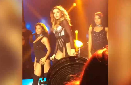 Hadise nefes kesti! Cesur kıyafet, cesur dans