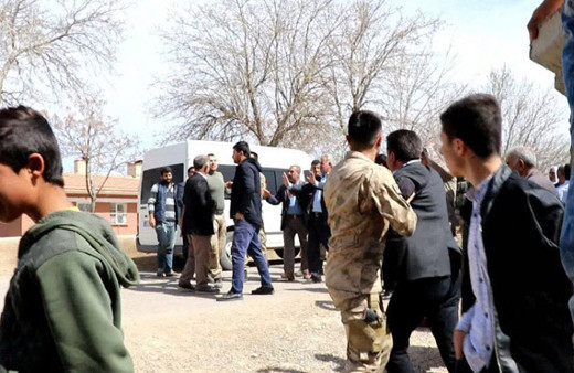 Okul etkinliğinde silahlı kavga paniği: 3 yaralı