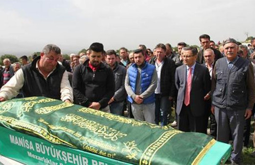 En acı görüntü: Anne-oğul aynı tabutta!