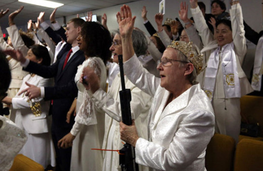 Kilisedeki otomatik silahlı ayin ABD'yi karıştırdı