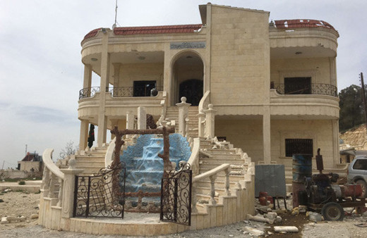 Afrin'de PKK'nın lüks villaları görüntülendi