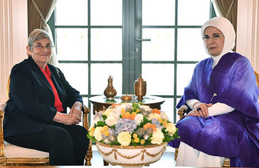 Emine Erdoğan, Canan Karatay'ı kabul etti
