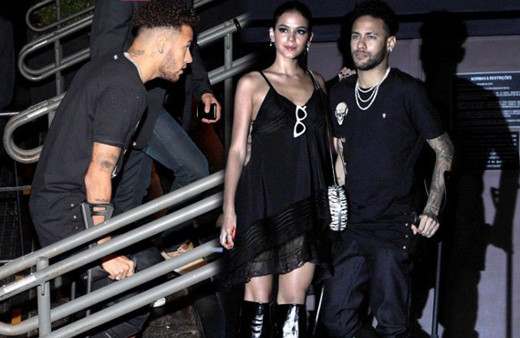 Neymar'dan kırık ayakla dans şov!