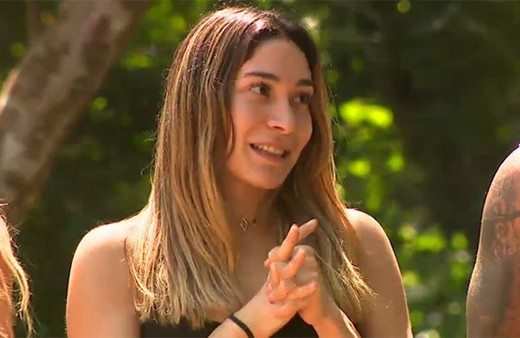 Survivor'ın yeni yarışmacısı Berna oyun alanına geldi!