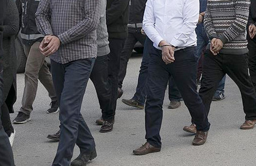 13 ilde dev FETÖ operasyonu onlarca kişiye gözaltı kararı