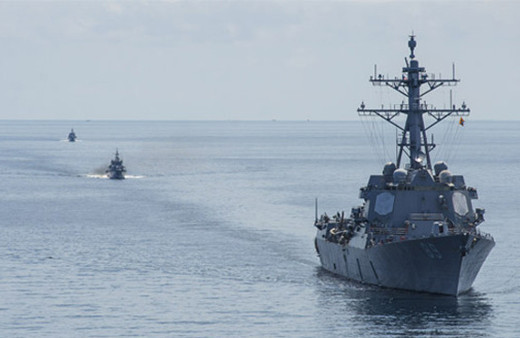 Reuters dünyaya duyurdu! ABD savaş gemisi...