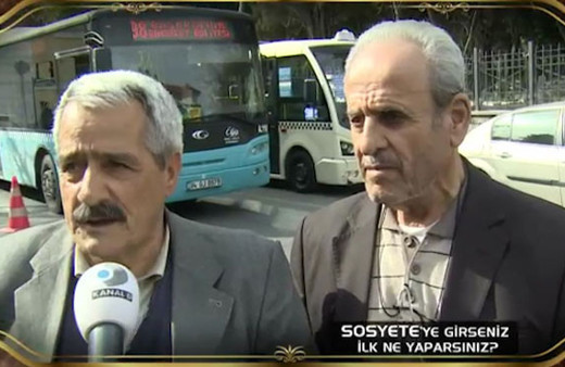 Beyaz Show'da kahkahaya boğan sokak röportajı!