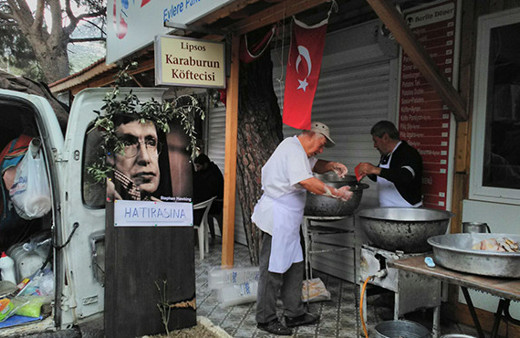 Stephen Hawking için lokma döküldü!