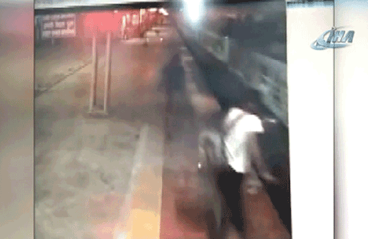 Yetişmek istediği trenin altında kaldı!