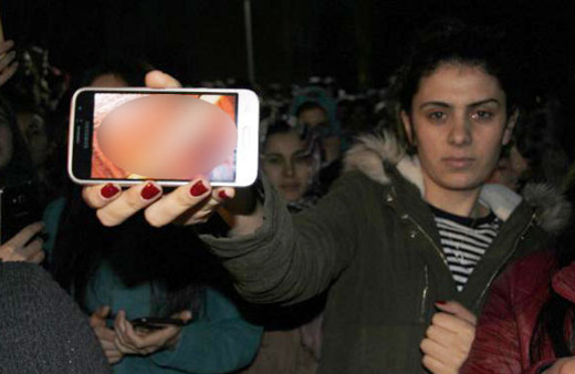 300 öğrenci zehirlendi! Kameralara gösterdiği şey şok edecek