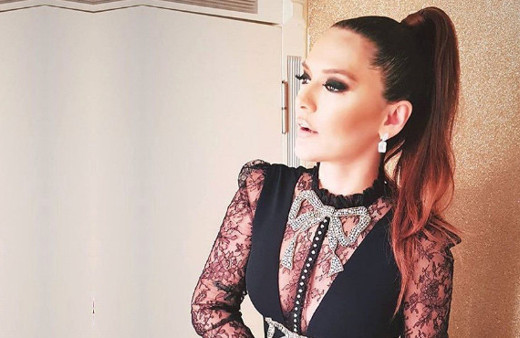 Uber-sarı taksi çekişmesinde Demet Akalın tarafını seçti