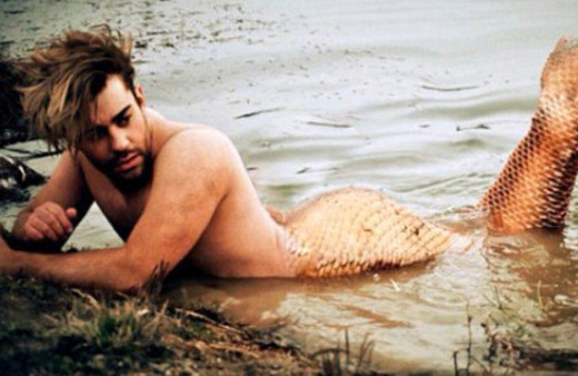 Binlerce lira harcayıp deniz kızı oldu!