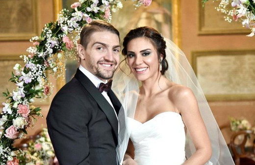 Caner'den eşine servet değerinde bebek hediyesi!