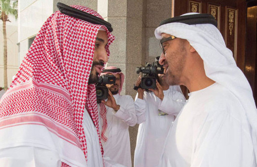 Kanka prenslerin komedi gibi savaşı! Herkes gülüyor...