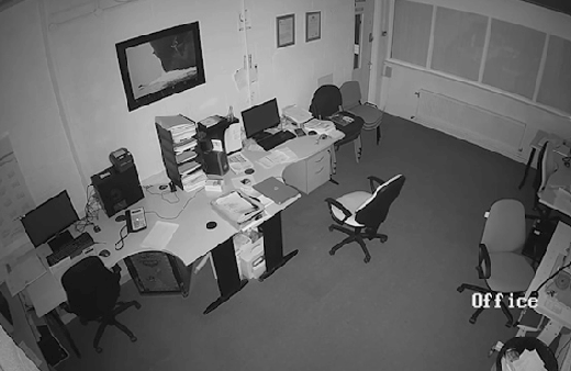 Bir anda alev aldı! Odayı tamamen kül etti