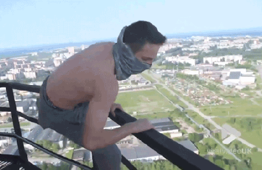 Yürekler ağza geldi! 200 metre yükseklikte ölümle burun buruna