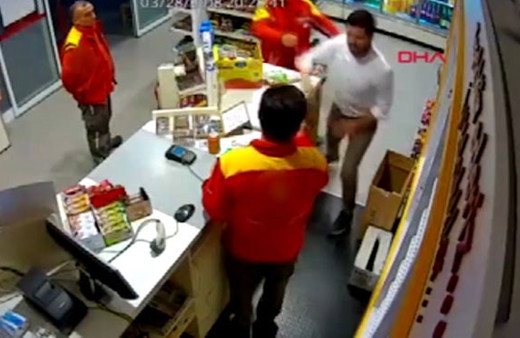 Cips fiyatı nedeniyle market görevlisine saldırdı!