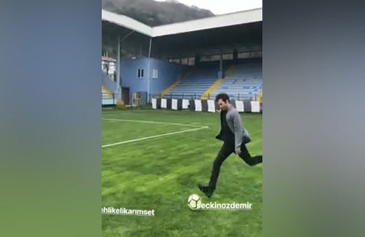 Ünlü oyuncudan akıllara durgunluk veren gol!