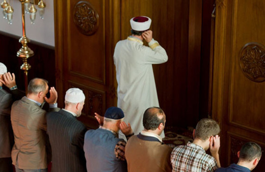 Meclis kararı: İmamlar meyhaneye de gitsin...