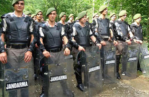 Gergin dakikalar! Girişlerine izin verilmeyince...