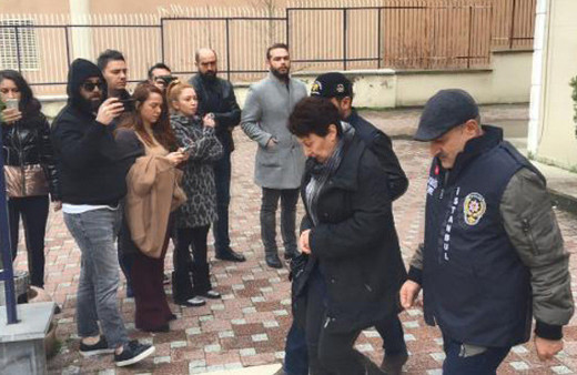 Şarkıcı Ece Seçkin'in annesinin gaspçı dehşeti! Şüphelileri böyle izledi