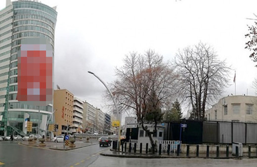 ABD Büyükelçiliği'nin karşısına astılar ABD çıldıracak