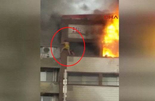 İzmir'deki yangında kadının düşme görüntüsü