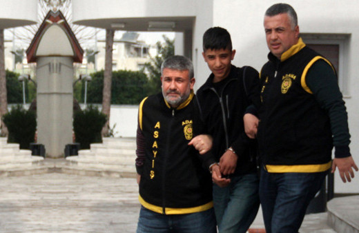 Tekmeyle 2 aylık bebeği öldürdü pişkin pişkin sırıttı