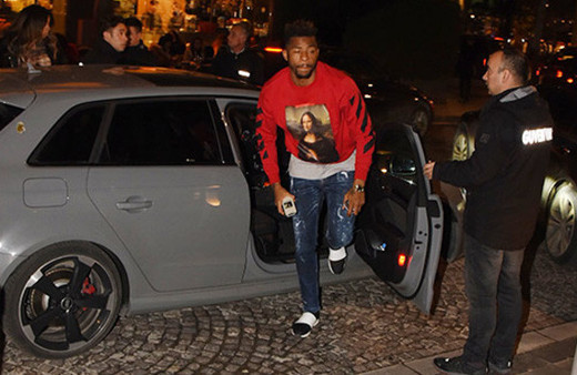 Ryan Donk paniğe kapılınca eşini unuttu