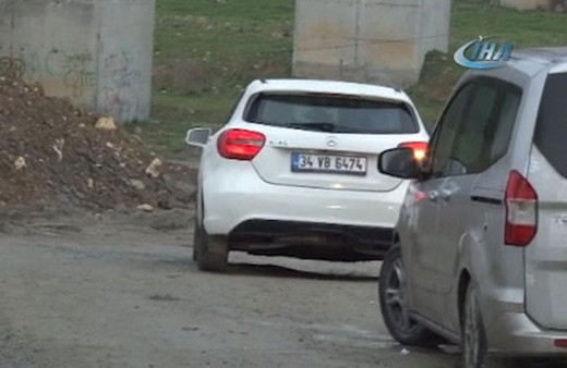  Kadınlar gününde lüks araçta kadını vurup intihara kalkıştı