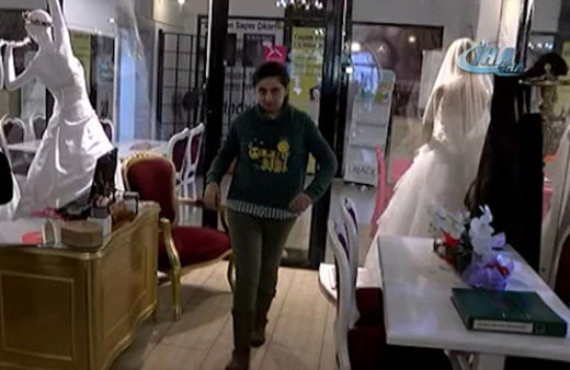 Kuaförde darp edilen engelli kız ve ailesi o anları anlattı