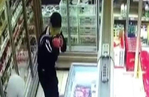 Dayağı abartınca ifşa oldu! Sevgilisiyle anlaşıp kendini soydurdu...