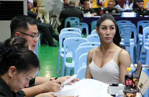 Askerlik şubesinde şoke eden manzara!