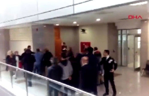 Metrobüste taciz etmişti duruşma sonrası ortalık karıştı
