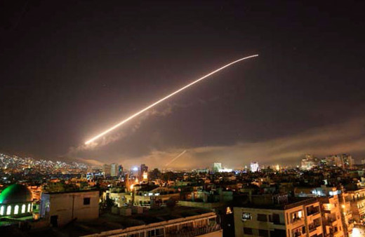 Trump, Esed rejimini vurdu! İşte ilk görüntüler...